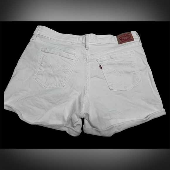 Levi's White Jean Shorts with Stretch Denim and Minimal Styling - Picture 5 of 5